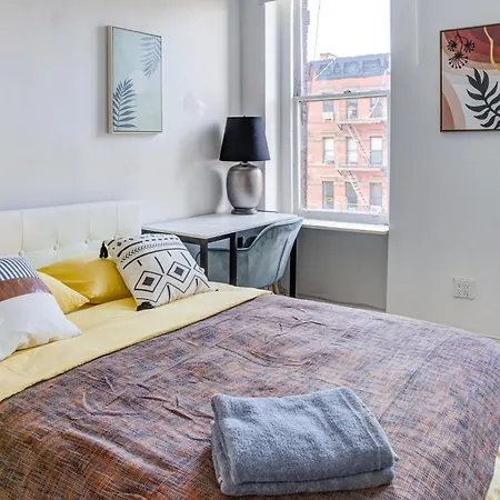 3 Bedroom Cozy Unit In Hells Kitchen
